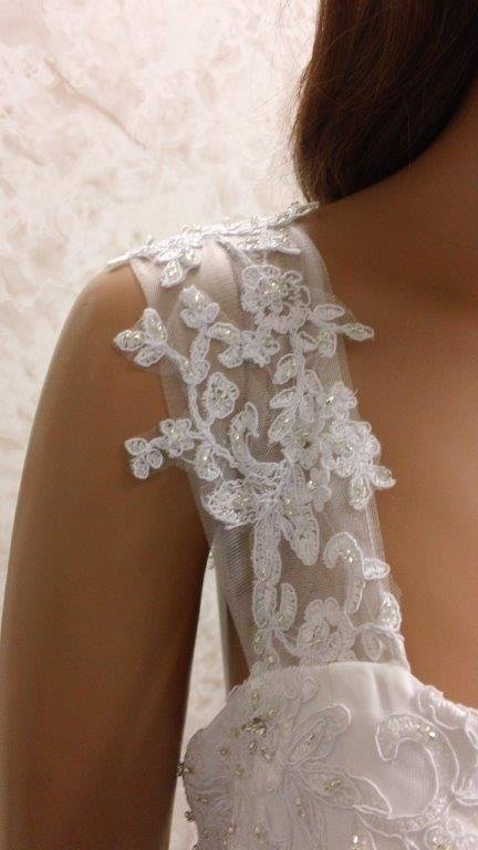 lace applique sleeve